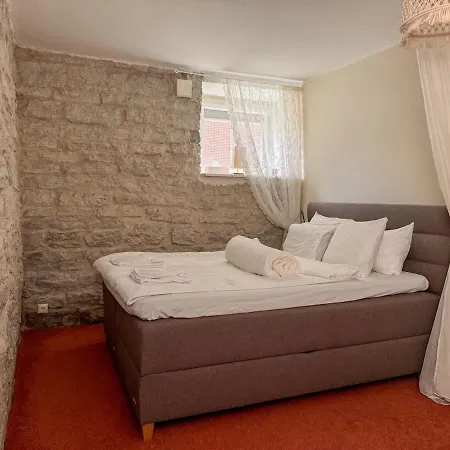2 Level In Center With Sauna And Free Parking *